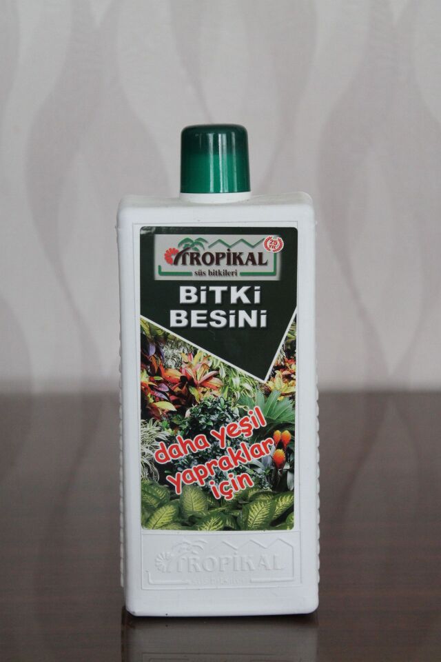 Tropikal Yeşil Yapraklı Bitkiler İçin Sıvı Bitki Besini 1000 ml