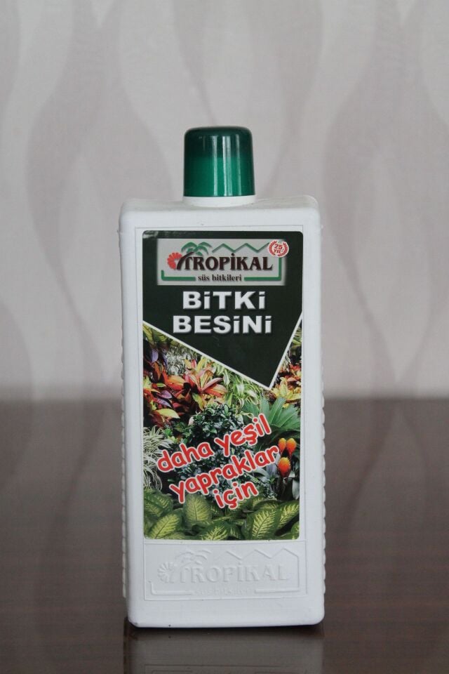 Tropikal Yeşil Yapraklı Bitkiler İçin Sıvı Bitki Besini 1000 ml